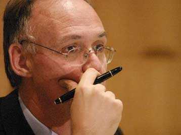 Σύγχυση από τις δηλώσεις Δούκα για τα αναδρομικά του ΛΑΦΚΑ