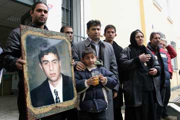 Επεισόδια στο Ζεφύρι μετά τη δικαστική απόφαση για πρώην αστυνομικό της Ομάδας «Ζ»