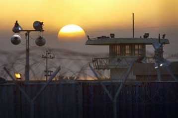 Και ανήλικοι κρατούμενοι στις φυλακές του Αμπού Γκράιμπ στο Ιράκ