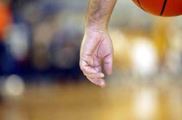 Το Μαρούσι κάλυψε 18 πόντους, νίκησε τον Ολυμπιακό-Ο Παναθηναϊκός 73-64 στη Ν. Σμύρνη