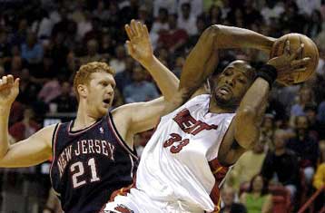 Τη συντριβή γνώρισαν οι Νετς από τους Χιτ – Πρωταγωνιστής ο Τζόουνς με 18 πόντους