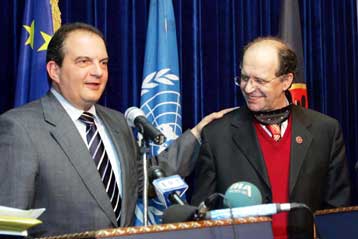 Μεγάλης σημασίας για την ελληνική διπλωματία το θέμα του Κοσόβου, τονίζει ο Γ.Βαληνάκης