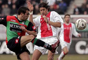 Νίκη για τον Αγιαξ του Χαριστέα, παρέμεινε στην κορυφή η Αϊντχόφεν