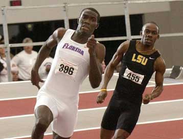 Ο νεαρός Κλεμέντ κατέρριψε το επί δεκαετίας παγκόσμιο ρεκόρ του Τζόνσον στα 400μ.