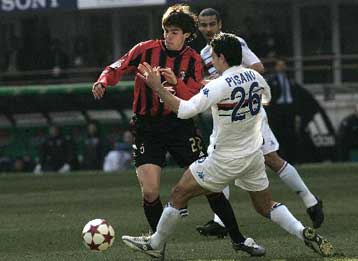 Με «φτωχό» 1-0 Μίλαν και Γιουβέντους κρατήθηκαν στην κορυφή