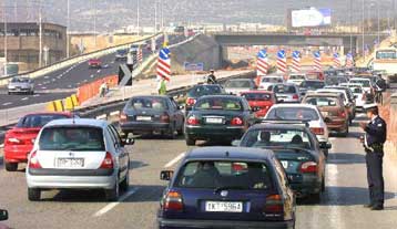 Έκτακτα μέτρα της Τροχαίας για την ομαλή επιστροφή των εκδρομέων