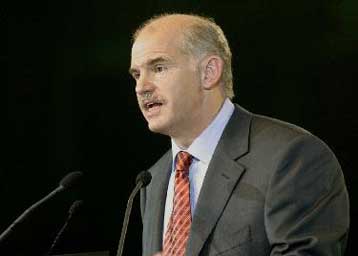 Για τις κινήσεις προς εκτόνωση της κρίσης Συρίας – Λιβάνου ενημερώθηκε ο Γ.Παπανδρέου