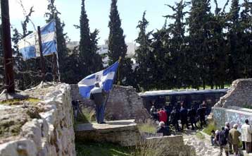 «Ναι» Παυλόπουλου στην ανέγερση μνημείου Εθνικής Αντίστασης στην Καισαριανή