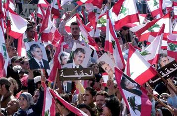 Στους δρόμους της Βηρυτού οι Λιβανέζοι, ζητούν την αλήθεια για τη δολοφονία Χαρίρι