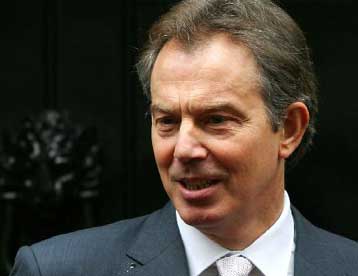 Κλείνει η «ψαλίδα» μεταξύ Εργατικών και Συντηρητικών στη Βρετανία