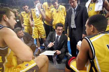 Νωρίς για μαθηματικά από την ΑΕΚ σύμφωνα με τον Κατσικάρη