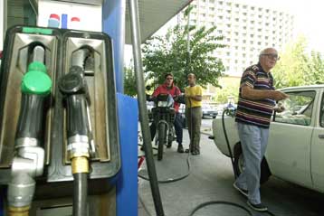 Μπαράζ ελέγχων από το ΣΔΟΕ για παράνομη διακίνηση καυσίμων, τσιγάρων και ποτών