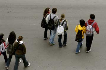 Δημιουργία βάσης δεδομένων με πληροφορίες για τις πολυήμερες σχολικές εκδρομές