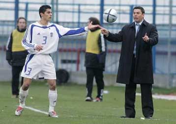 Τους ποδοσφαιριστές της Ελπίδων για τα ματς με Γεωργία, Αλβανία ανακοίνωσε ο Αποσπόρης