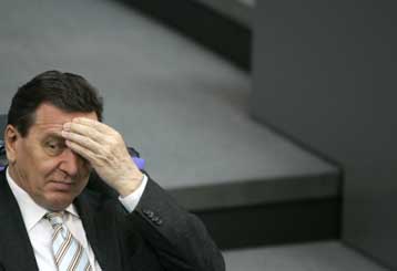 Νέα οικονομικά μέτρα στο πλαίσιο της «Ατζέντας 2010» ανακοίνωσε ο Γκ.Σρέντερ