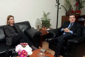 Ο Μιχάλης Χρυσοχοΐδης έδωσε τη σκυτάλη στην Μαριλίζα Ξενογιαννακοπούλου