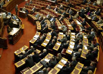 Στη Βουλή έγγραφο της Εισαγγελίας για τη ΔΕΚΑ με επισήμανση περί πολιτικών ευθυνών