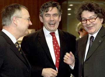 Μέτωπο κατά των «αυτόματων» κυρώσεων για τα ελλείμματα από τους πέντε ισχυρούς της ΕΕ