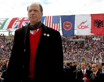 Στενό συνεργάτη του Χαραντινάι προτείνει ο Ρουγκόβα για την πρωθυπουργία του Κοσόβου