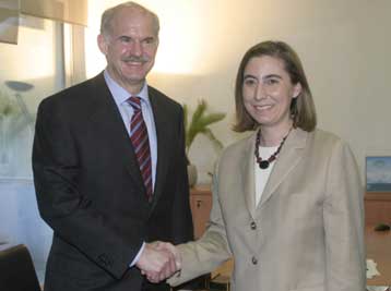 Με τη νέα γραμματέα του ΠΑΣΟΚ Μ.Ξενογιαννακοπούλου συναντήθηκε ο Γ.Παπανδρέου