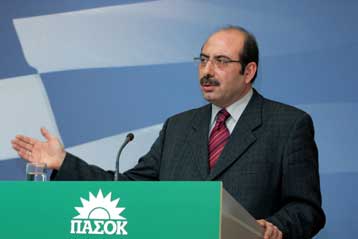 Σφοδρές επικρίσεις από το ΠΑΣΟΚ κατά της κυβέρνησης για το ύψος του ελλείμματος