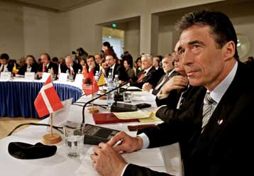 Το «όχι» στο ευρωσύνταγμα οδηγεί σε αποχώρηση από την ΕΕ, δηλώνει ο Δανός πρωθυπουργός