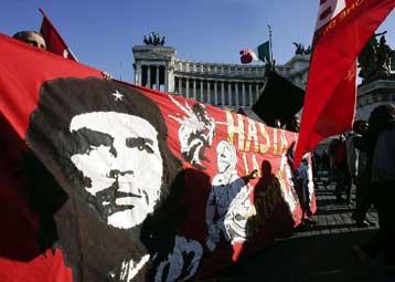 Αντιπολεμικές διαδηλώσεις ανά την υφήλιο για τα δύο χρόνια από την επίθεση στο Ιράκ