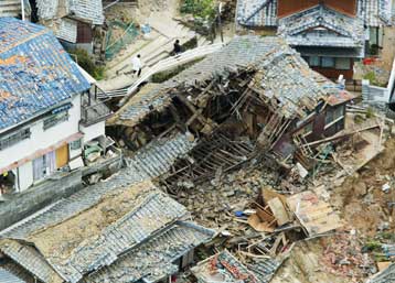 Θύματα και φόβοι για τσουνάμι από ισχυρό σεισμό στην Ιαπωνία