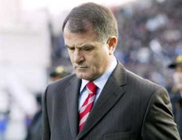 Την ετυμηγορία Κόκκαλη περιμένει ο Μπάγεβιτς, καθώς ο ίδιος δεν προτίθεται να παραιτηθεί