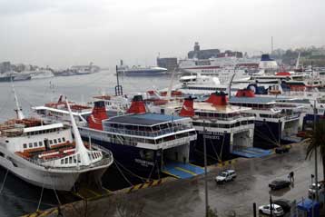 Με παραπομπή απειλείται η Ελλάδα για τη νομοθεσία συγκέντρωσης κεφαλαίων