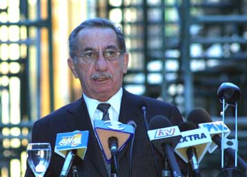 Απορρίπτει επιδιαιτησία και χρονοδιαγράμματα για τη λύση του Κυπριακού η Λευκωσία