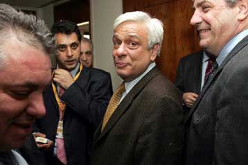 Προς προειδοποιητική επιστολή της Κομισιόν για το «βασικό μέτοχο»