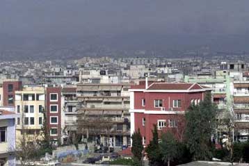 Αυξάνονται οι φόροι σε ποτά και τσιγάρα τον Απρίλιο – Νέες αντικειμενικές στα ακίνητα