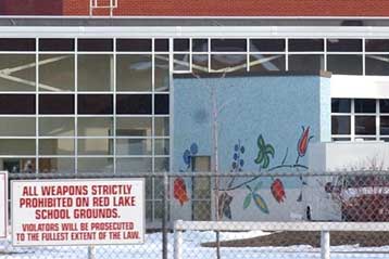 Δέκα νεκροί σε σχολείο της Μινεσότα με δράστη νεαρό μαθητή