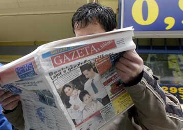 Απαγορευτικοί οι όροι νομιμοποίησης για χιλιάδες μετανάστες