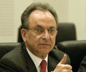 Μειώθηκαν ή αυξήθηκαν στα όρια του πληθωρισμού οι τιμές των προϊόντων, λέει ο Δ.Σιούφας