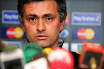 Να αποκλειστεί ο Μουρίνιο από τον προημιτελικό με την Μπάγερν προτείνει ο Μέιερ