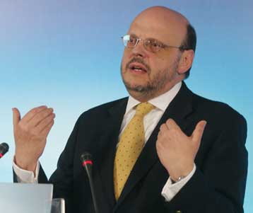 «Γκάφα ολκής» απαντά η κυβέρνηση στη δήλωση περί ελληνικής τραγωδίας στον βασικό μέτοχο