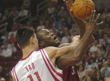 Στην έδρα των Ρόκετς έσπασε το νικηφόρο σερί 12 αγώνων για τους Χιτ