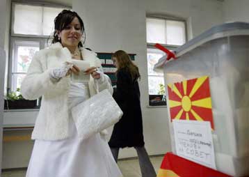 Η αλβανική αντιπολίτευση μποϊκοτάρει το β γύρο των δημοτικών εκλογών στην ΠΓΔΜ