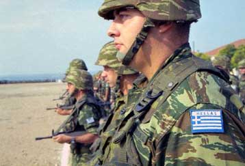 Σκέψεις για μείωση θητείας κατά ένα μήνα μόνο στο Στρατό από το 2006