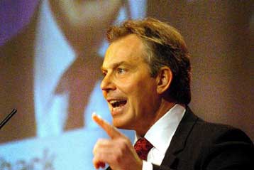 Νέα πυρά της αντιπολίτευσης κατά Μπλερ για τον πόλεμο στο Ιράκ