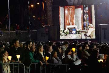Απόντος του Πάπα για πρώτη φορά οι θείες λειτουργίες για το Πάσχα των καθολικών
