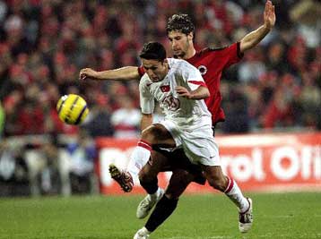 Τουρκία και Δανία ακολουθούν την Ελλάδα με νίκες