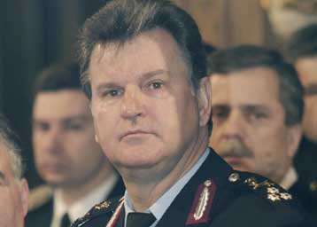 Διαψεύδει ο αρχηγός της ΕΛ.ΑΣ. συνεργασία με τον Απόστολο Βαβύλη