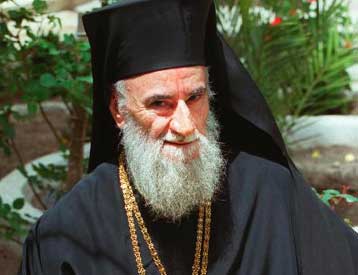 Αυξάνονται οι φωνές υπέρ της παραίτησης Ειρηναίου