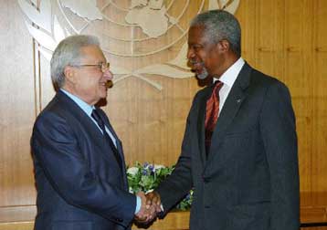 Κυπριακό και ονομασία της ΠΓΔΜ στη συνάντηση Μολυβιάτη – Ανάν τη Δευτέρα