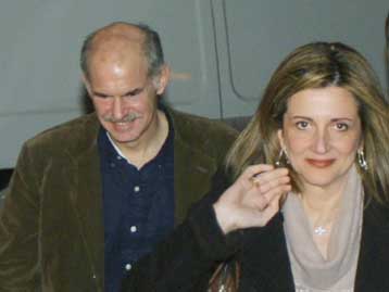 Έκκληση Παπανδρέου στην Πολιτεία να στηρίξει το ελληνικό θέατρο