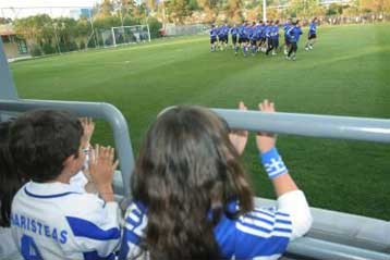 Στην πρώτη γραμμή ο κόσμος, χωρίς ακρότητες, λένε οι Έλληνες διεθνείς