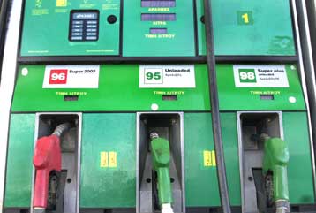 Πτώση κατά 0,2% σημειώθηκε στην εγχώρια αγορά καυσίμων το 2004